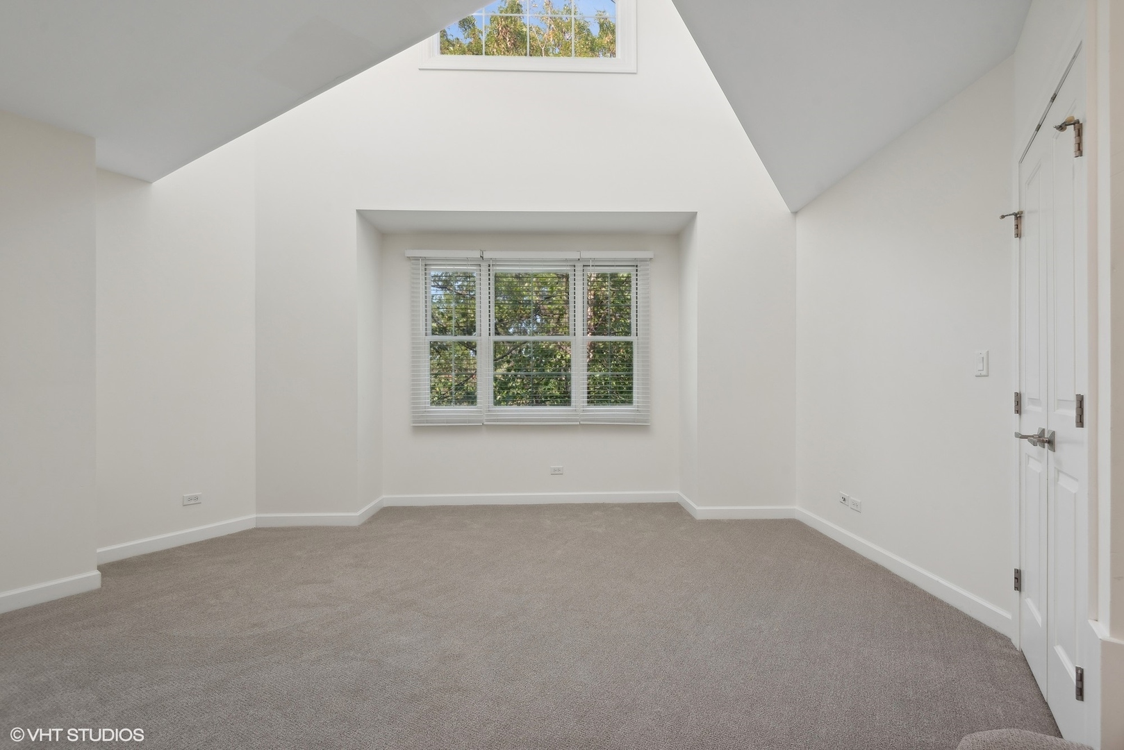 3250 Thayer Street Unit: 0