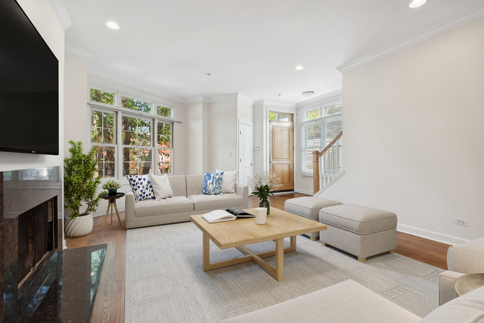 3250 Thayer Street Unit: 0