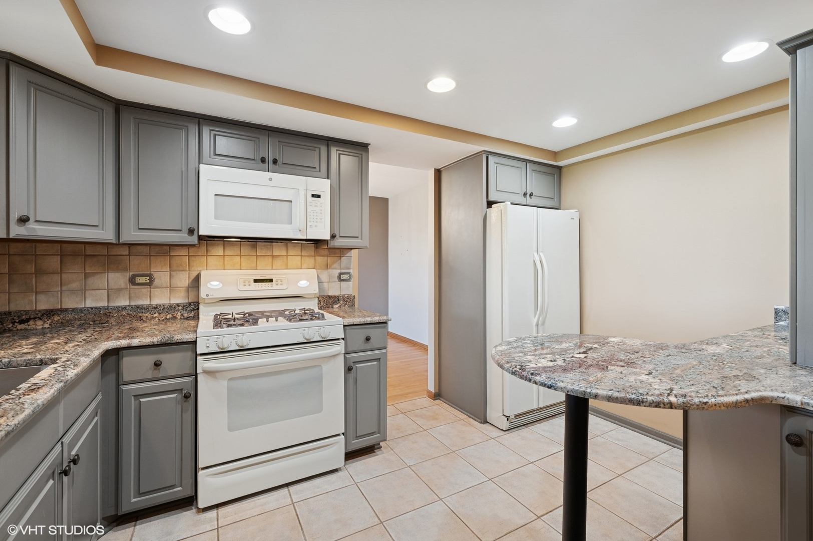 101 Summit Avenue Unit: 305