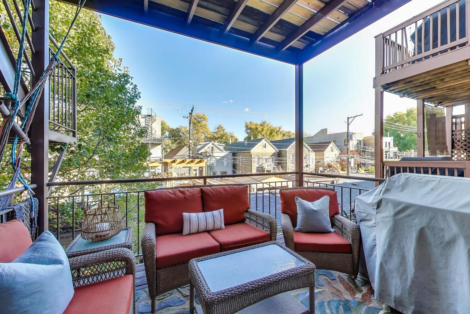 911 N Wood Street N Unit: 2