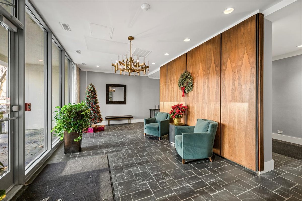 1625 Sheridan Road Unit: 312