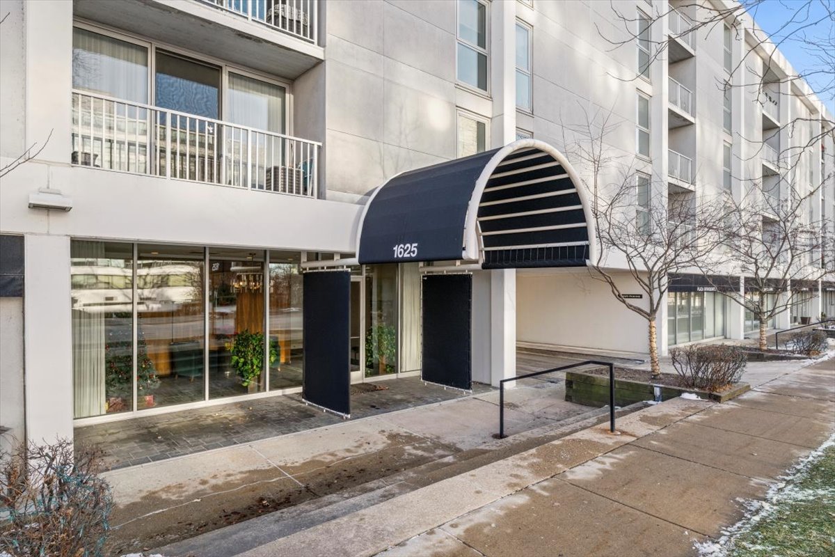 1625 Sheridan Road Unit: 312