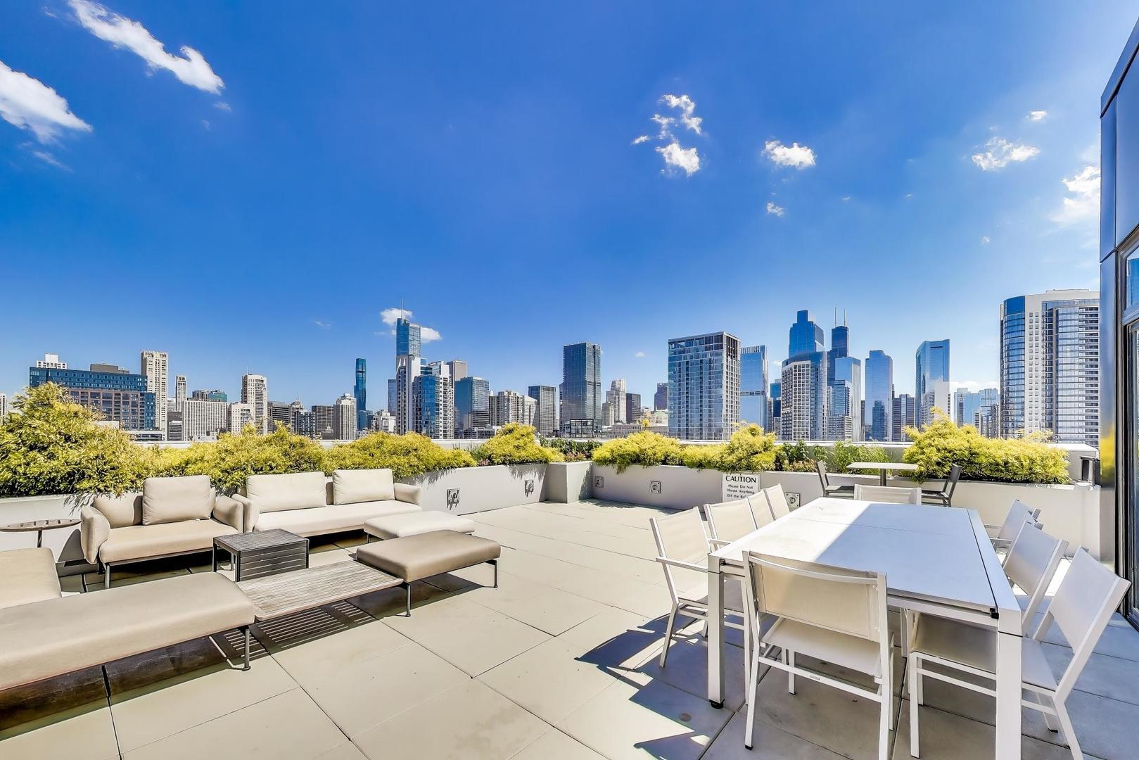 435 W Erie Street Unit: 1106