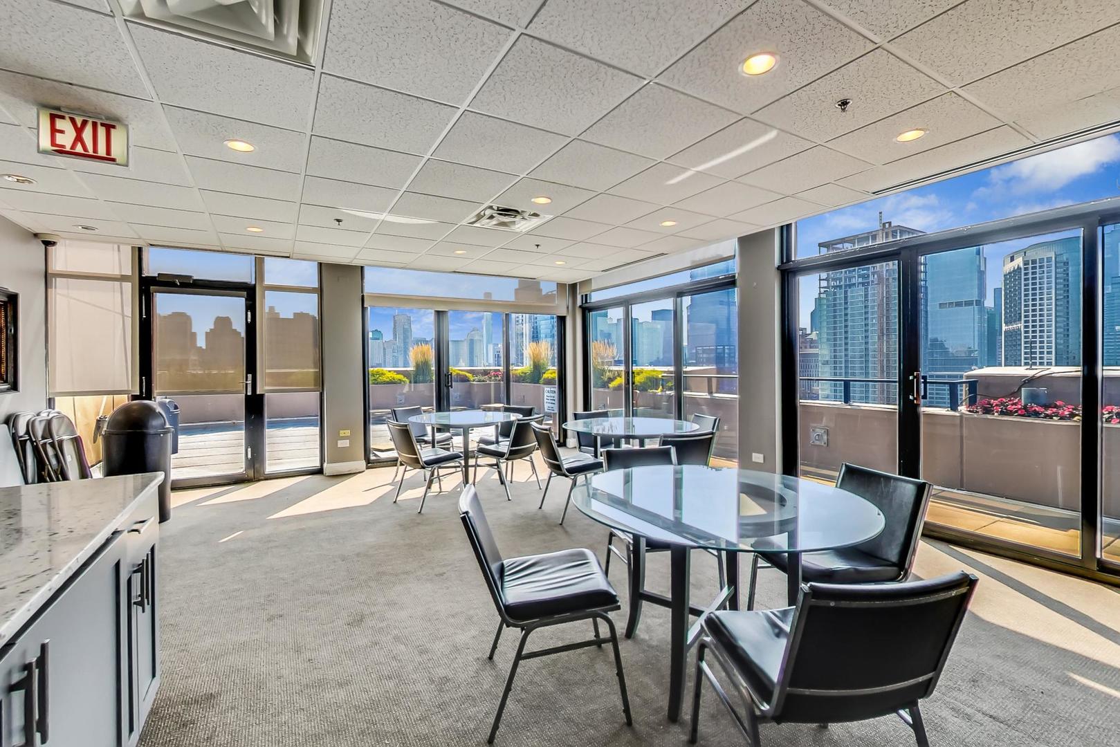 435 W Erie Street Unit: 1106