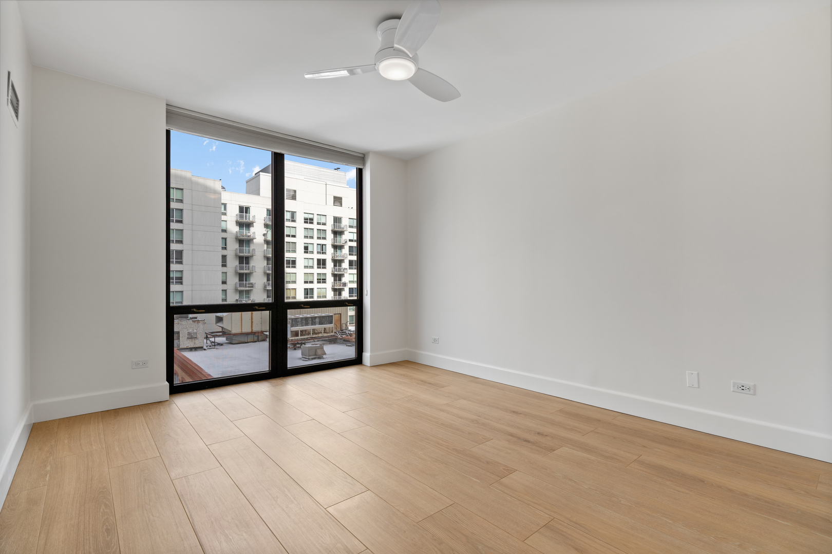 435 W Erie Street Unit: 1106