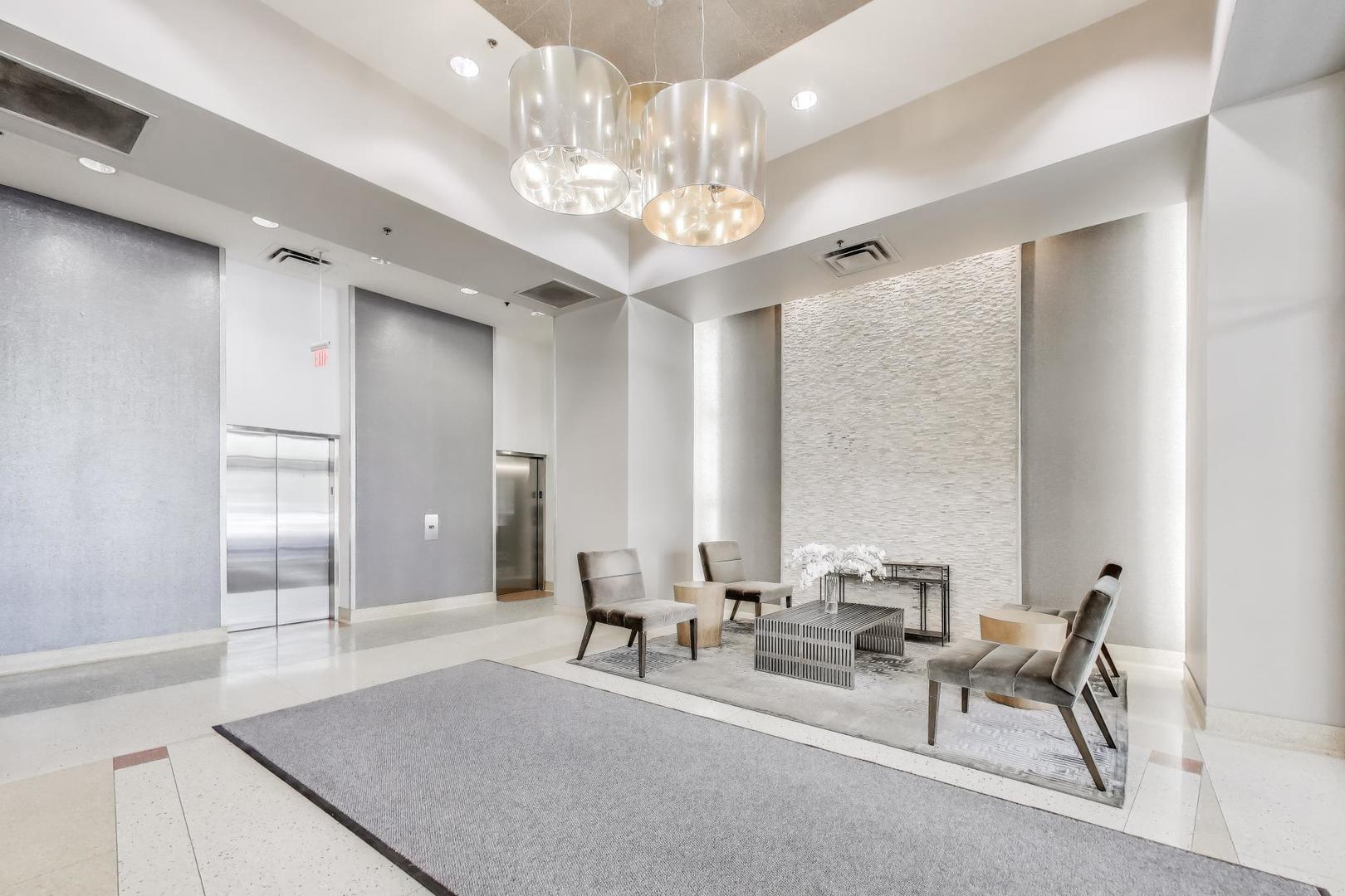 435 W Erie Street Unit: 1106