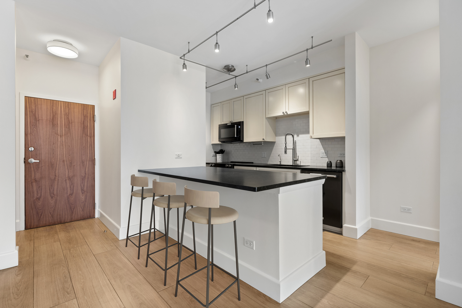 435 W Erie Street Unit: 1106