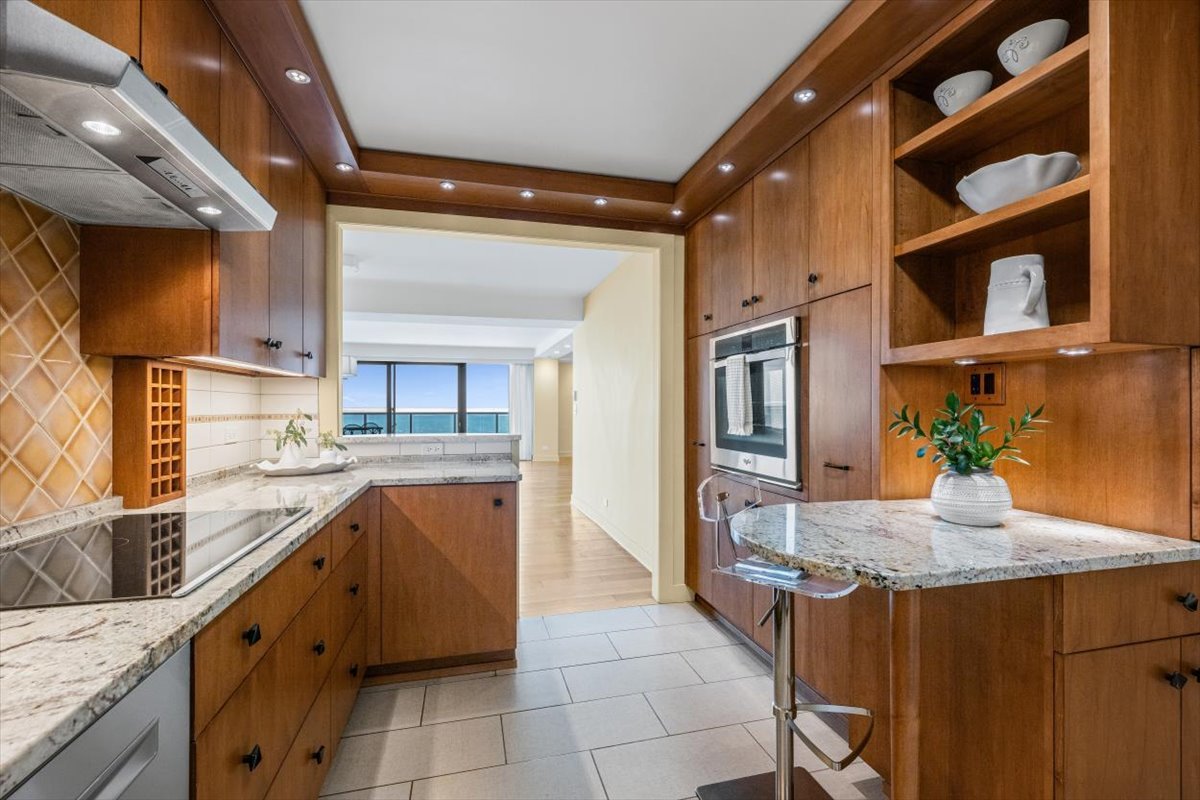 1616 Sheridan Road Unit: 8F