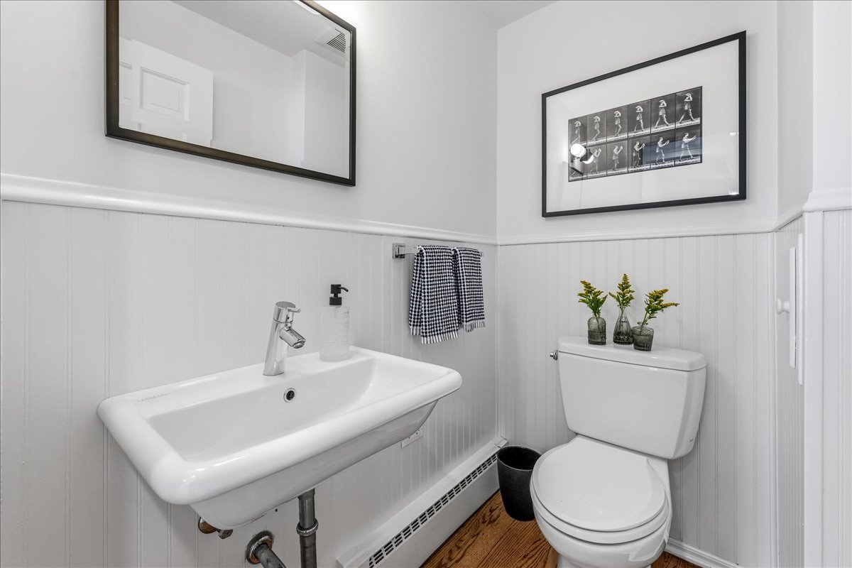 2121 Greenwood Avenue