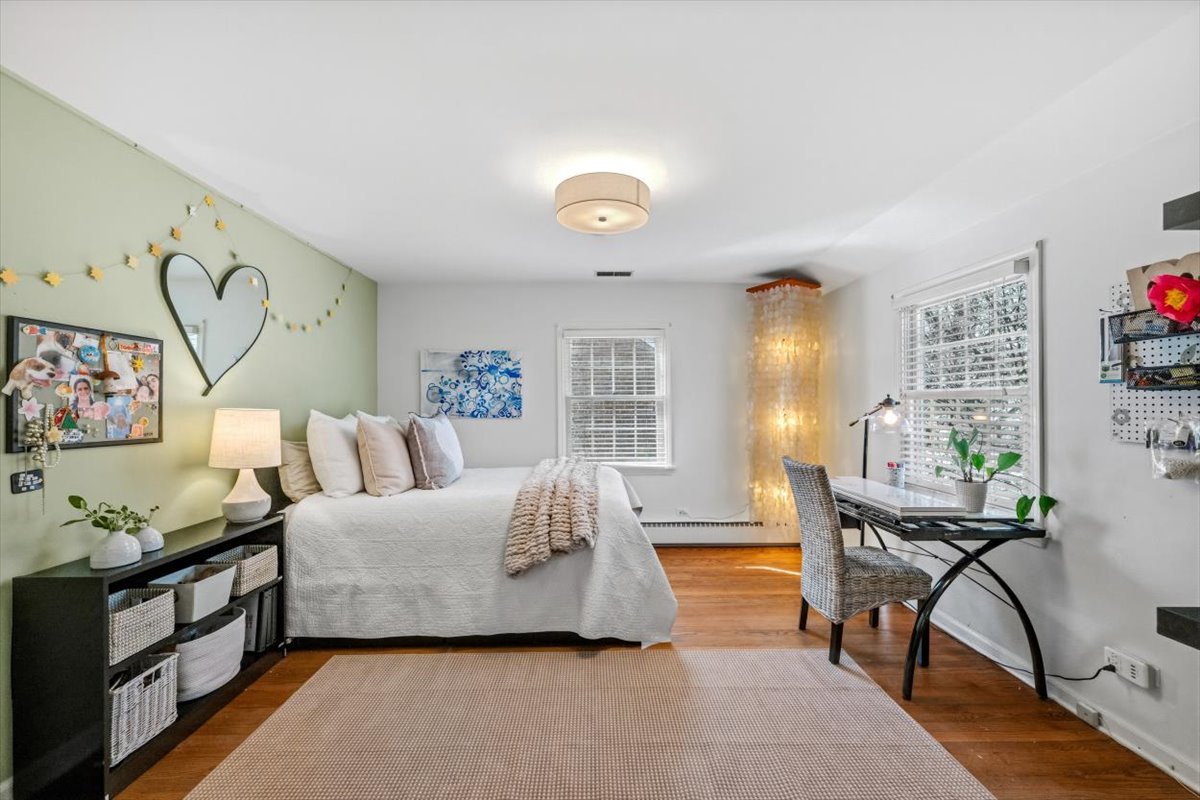 2121 Greenwood Avenue