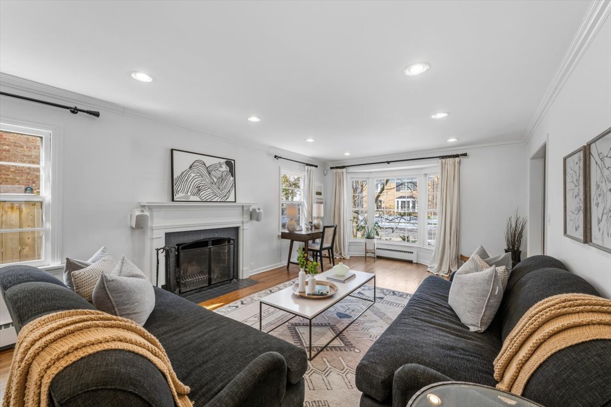 2121 Greenwood Avenue