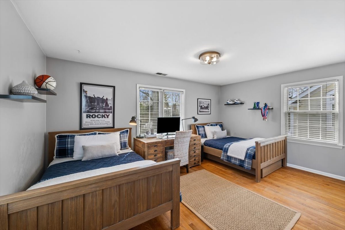 2121 Greenwood Avenue