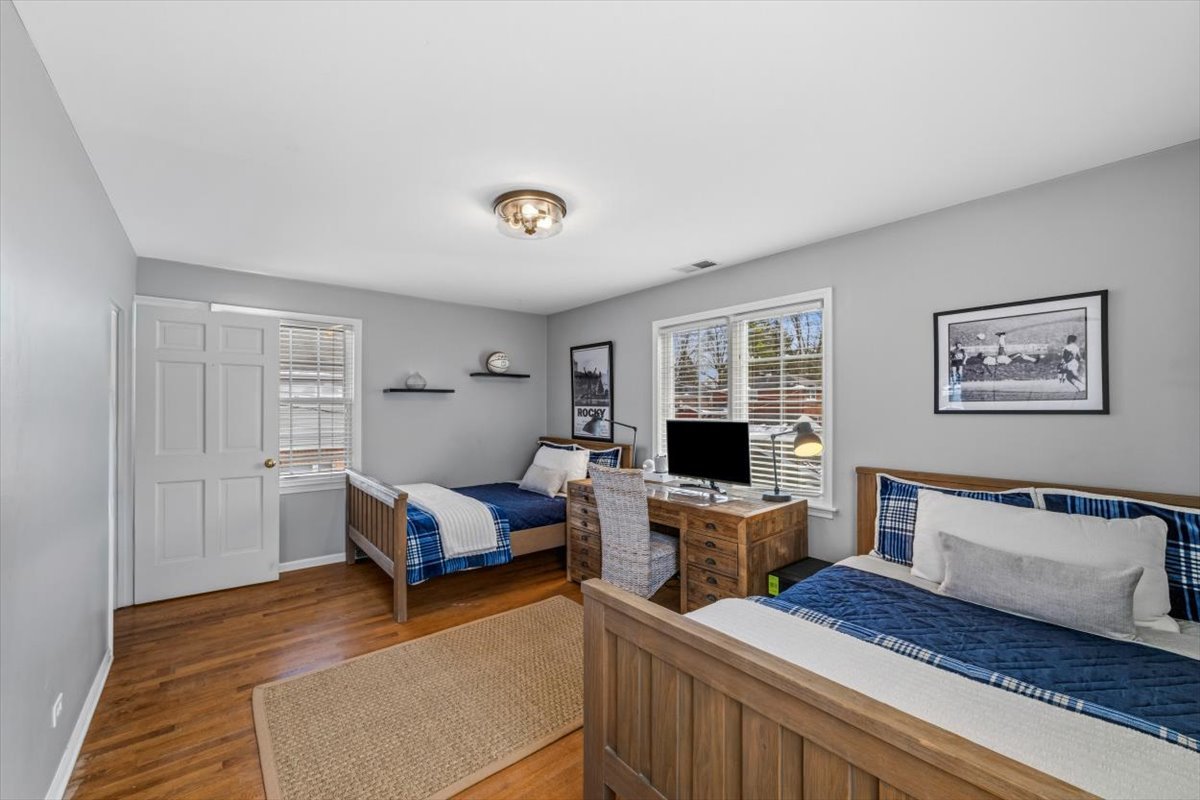 2121 Greenwood Avenue