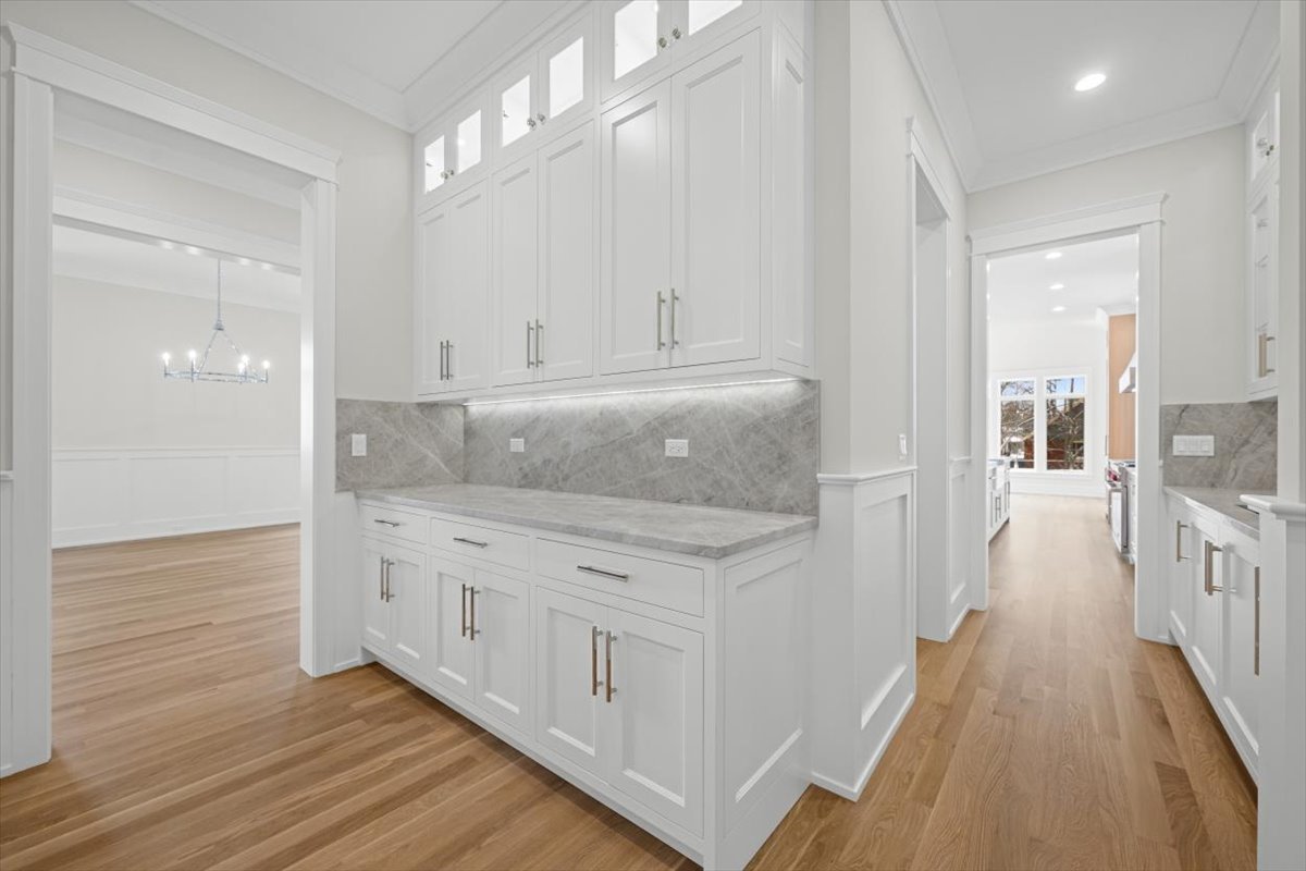 2438 Pomona Lane
