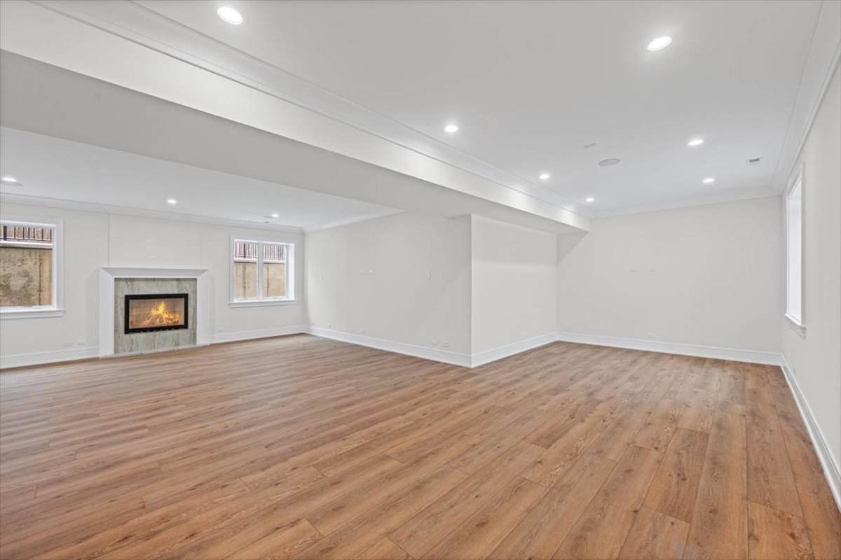 2438 Pomona Lane