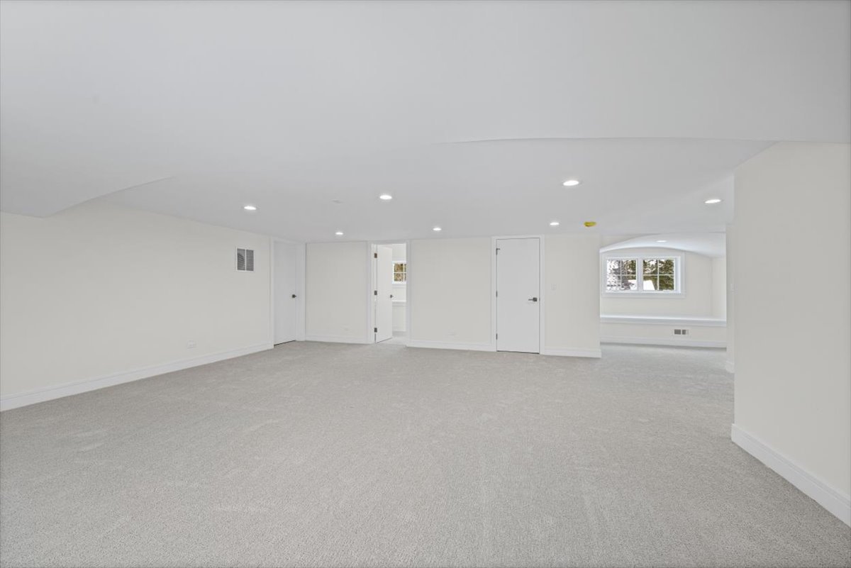 2438 Pomona Lane