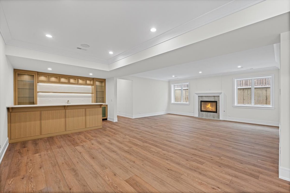 2438 Pomona Lane