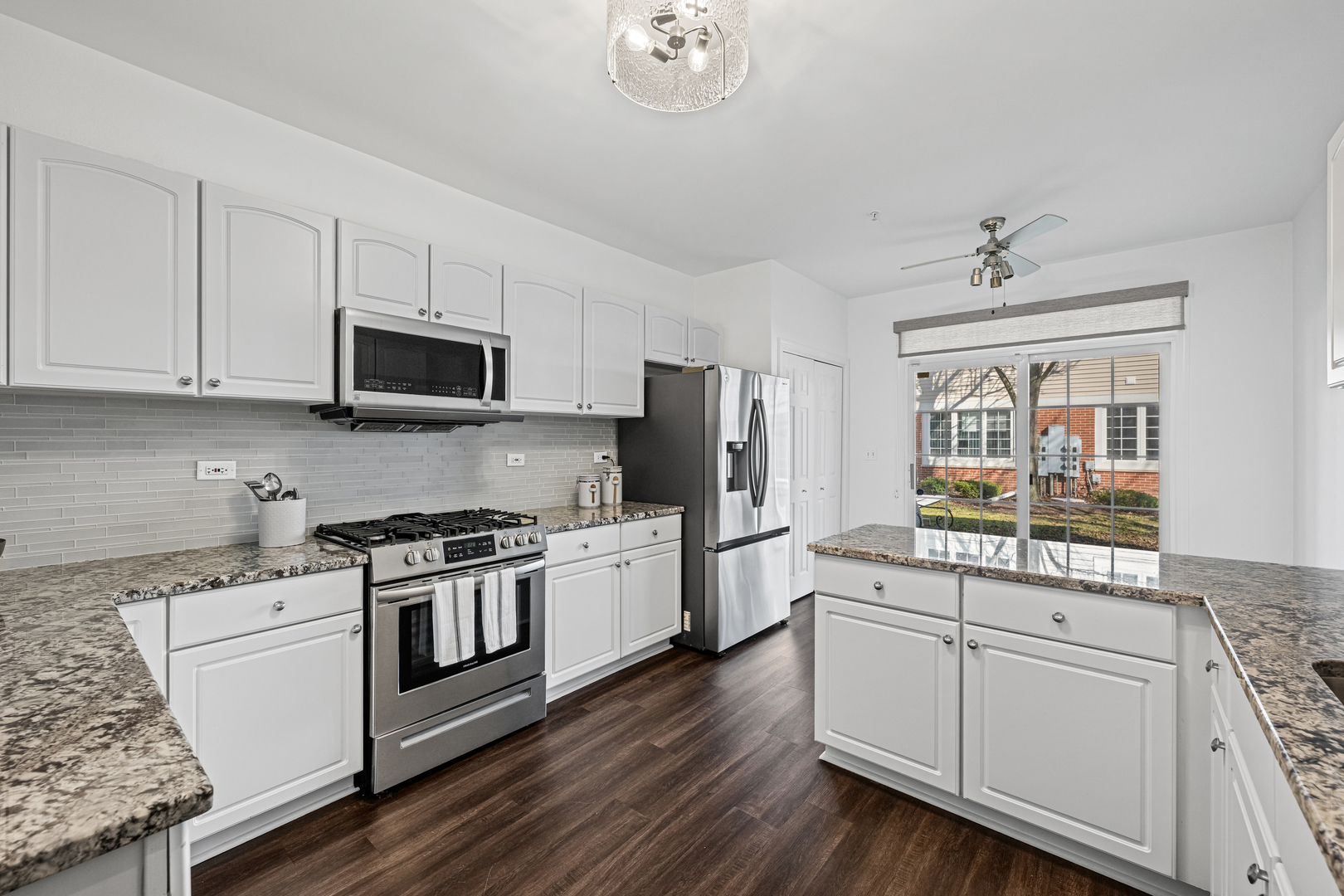 7420 Lincoln Avenue Unit: B