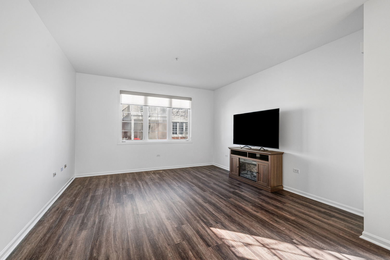 7420 Lincoln Avenue Unit: B