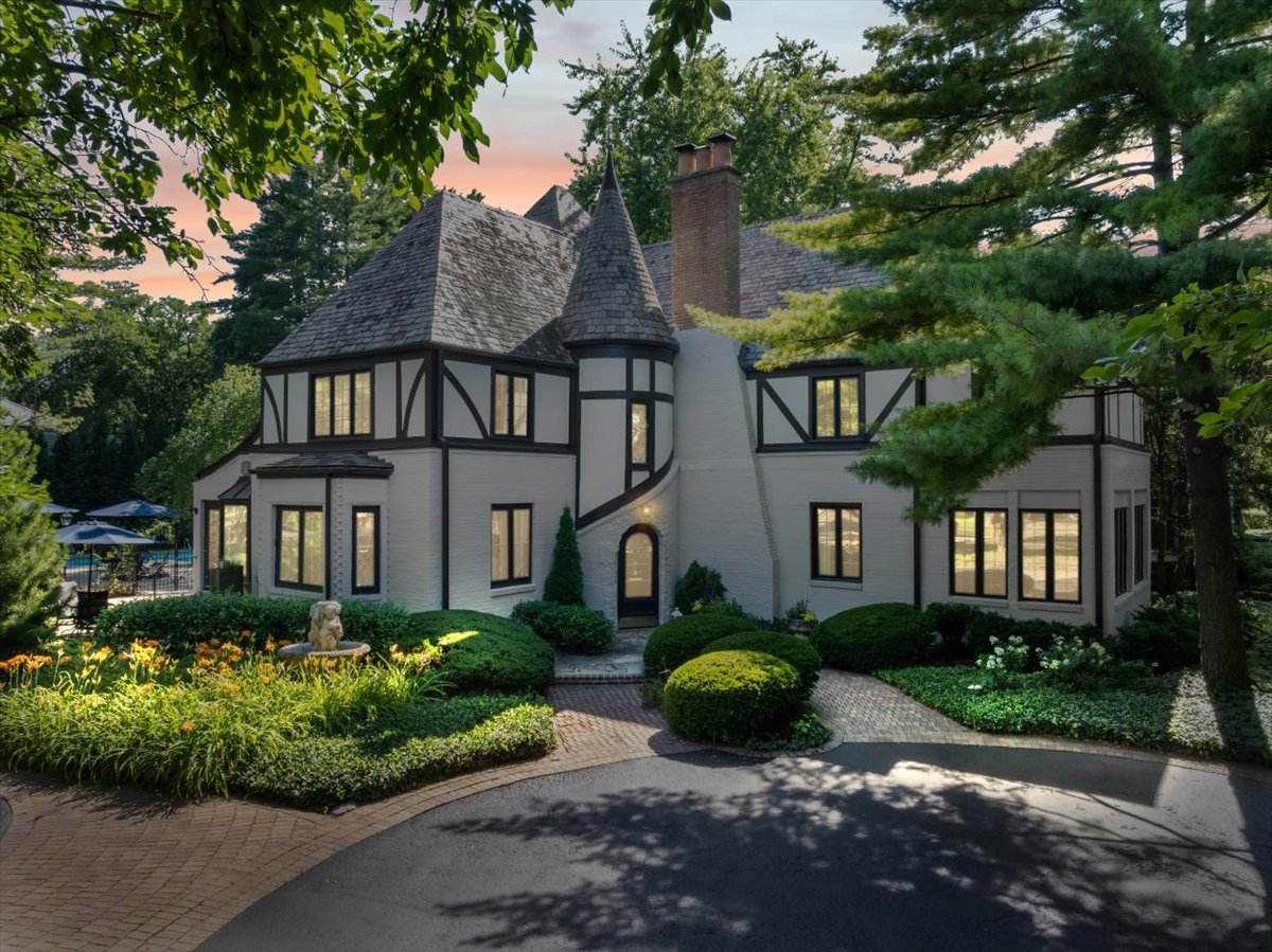 1137 Locust Road
