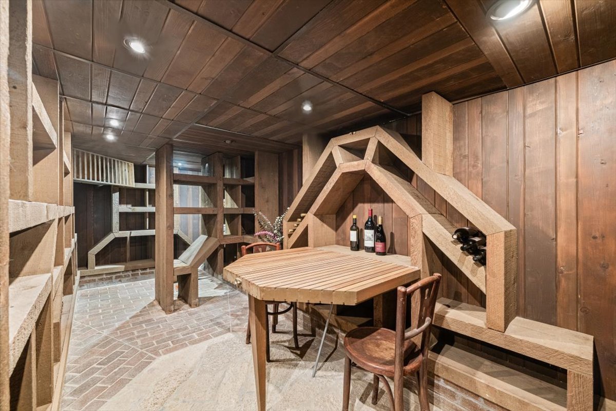 1137 Locust Road