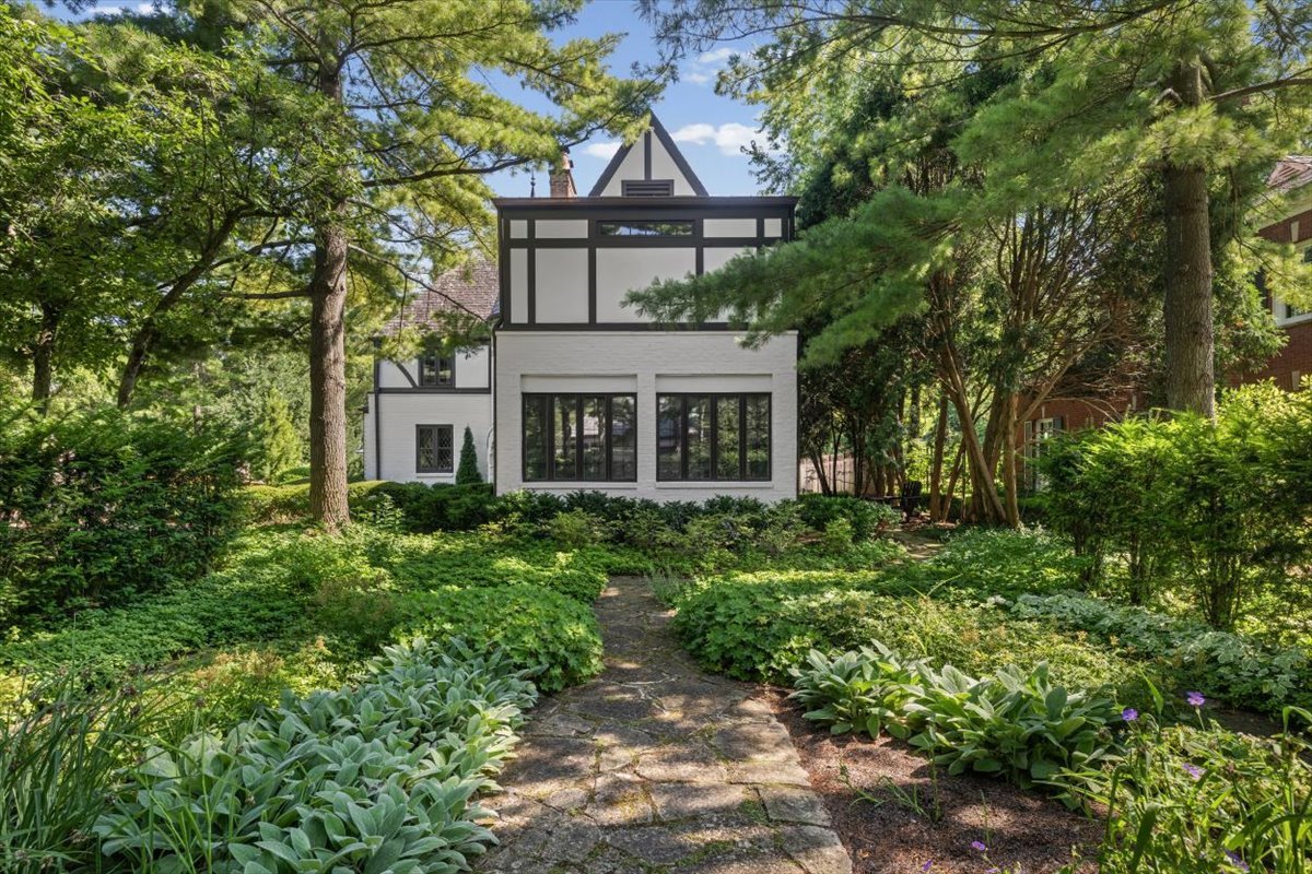 1137 Locust Road