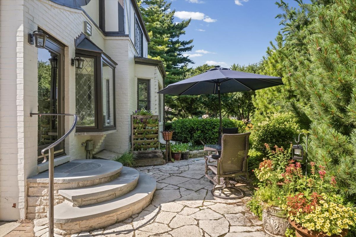 1137 Locust Road