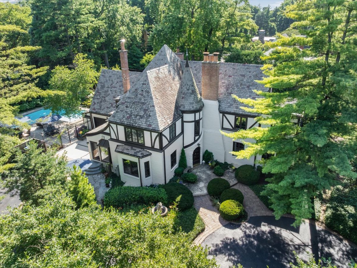 1137 Locust Road