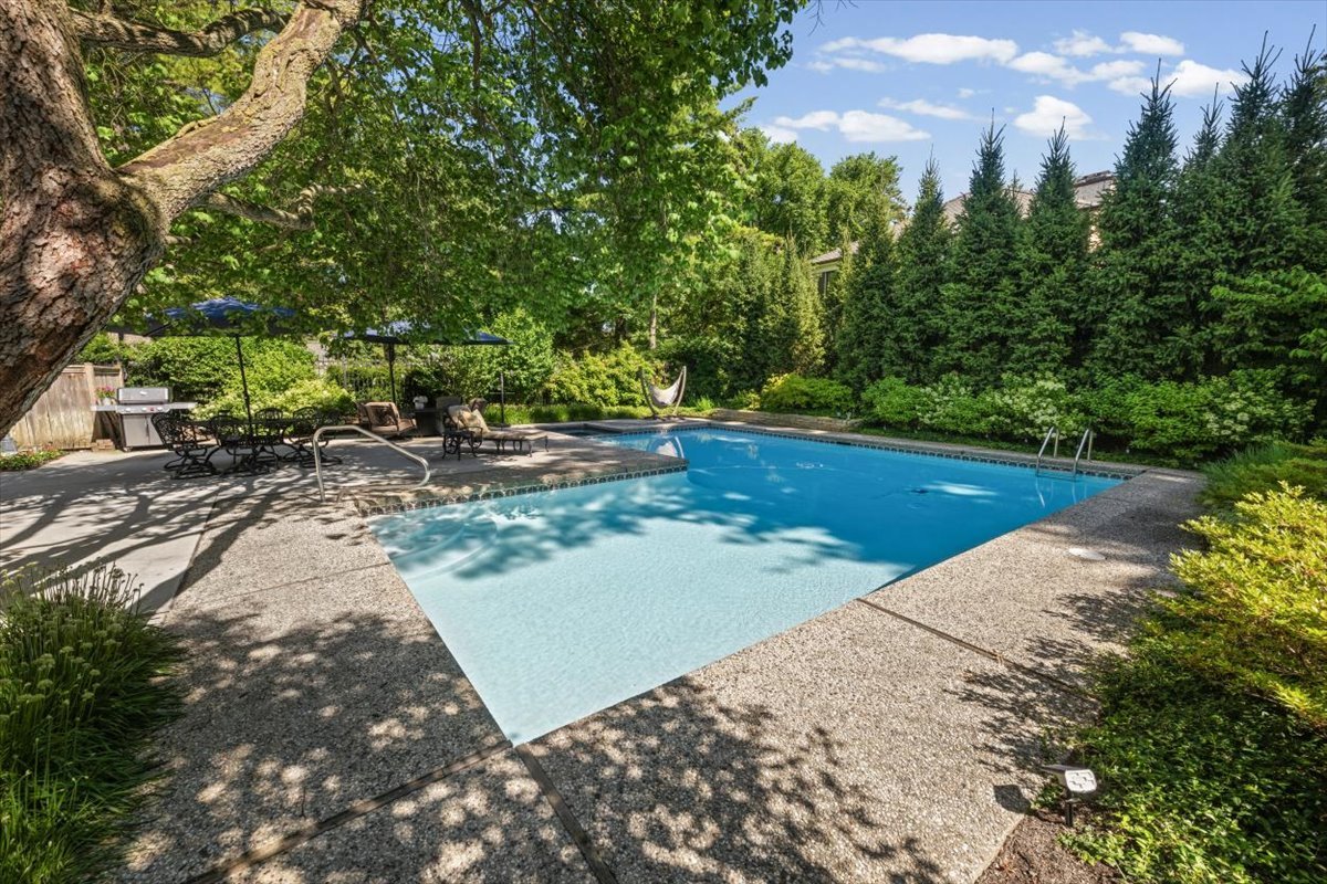1137 Locust Road