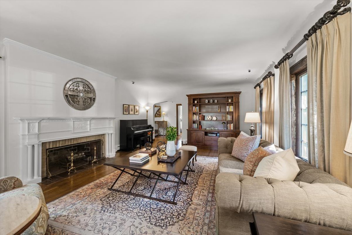 1137 Locust Road