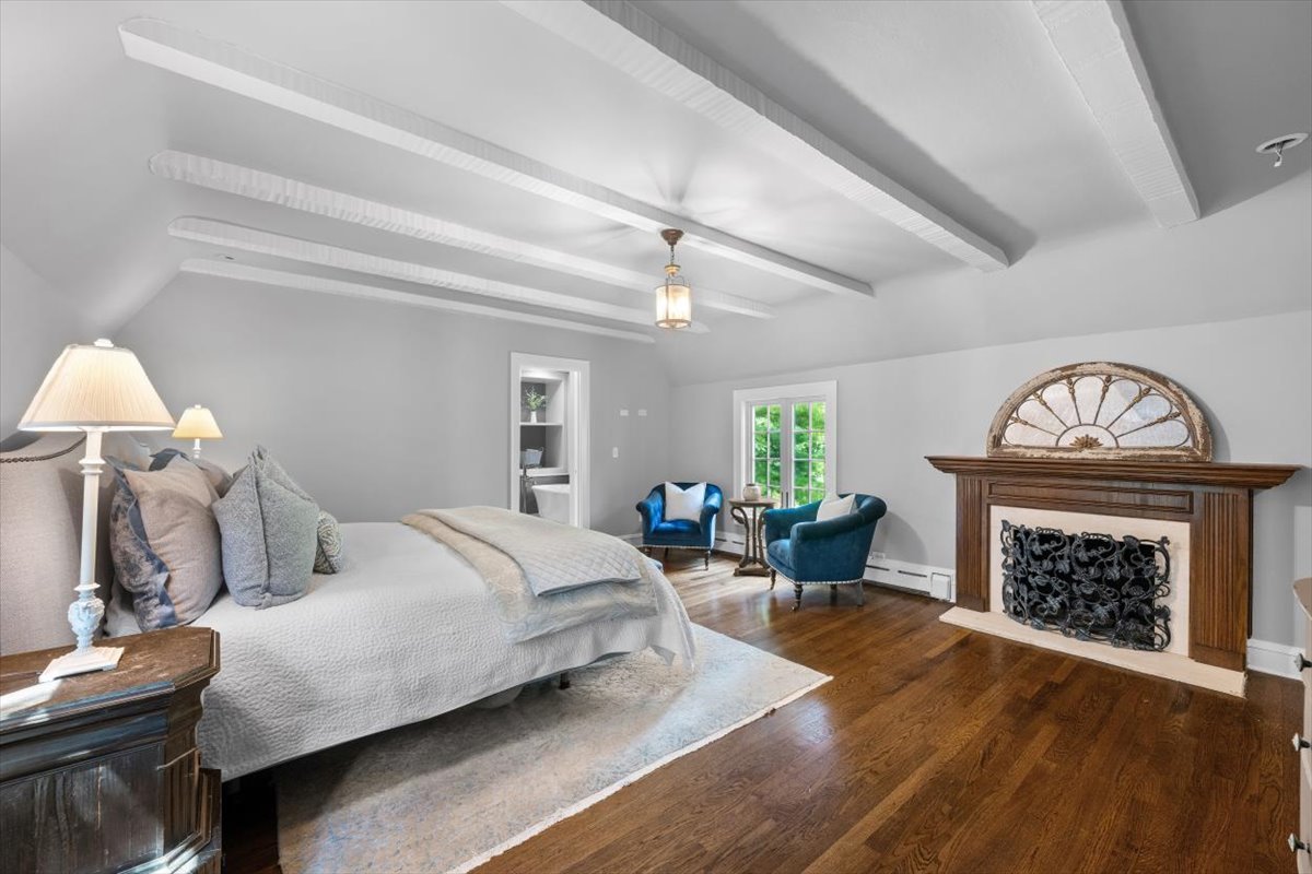 1137 Locust Road
