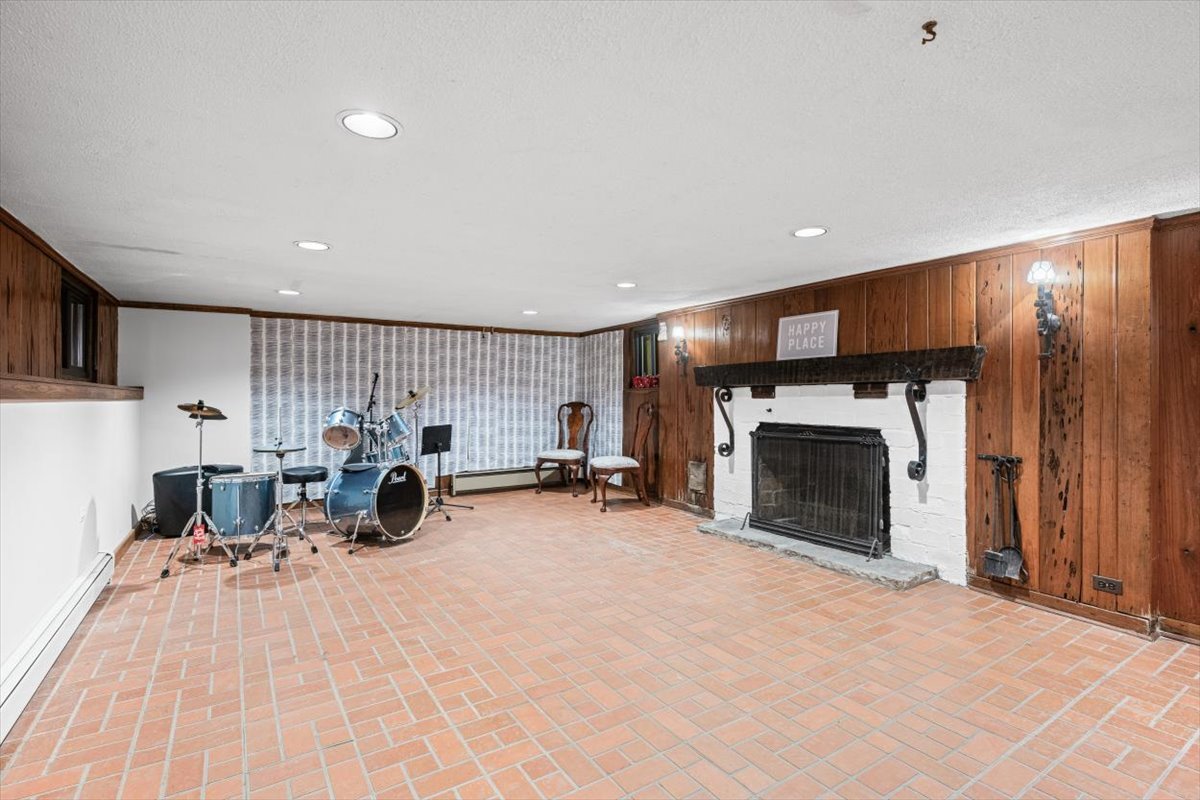 1137 Locust Road