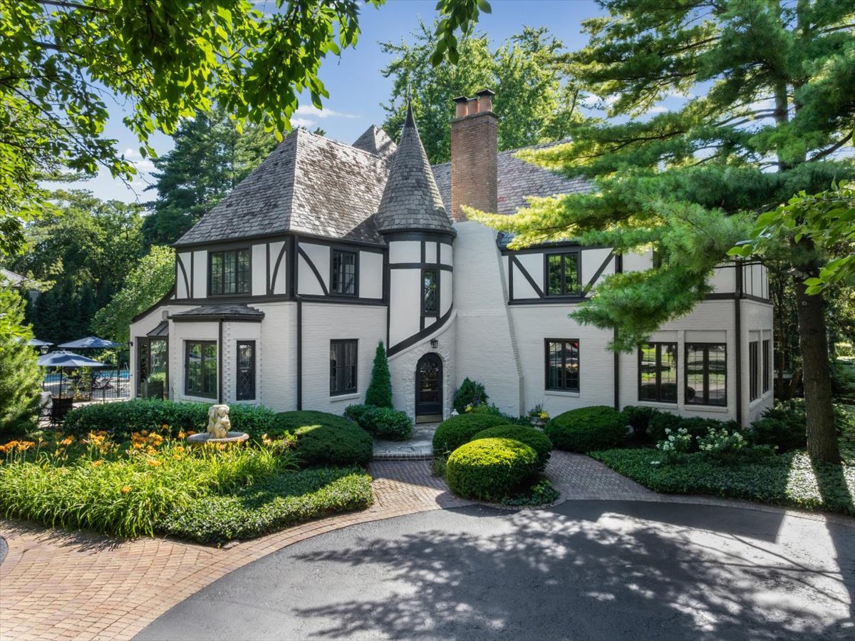 1137 Locust Road