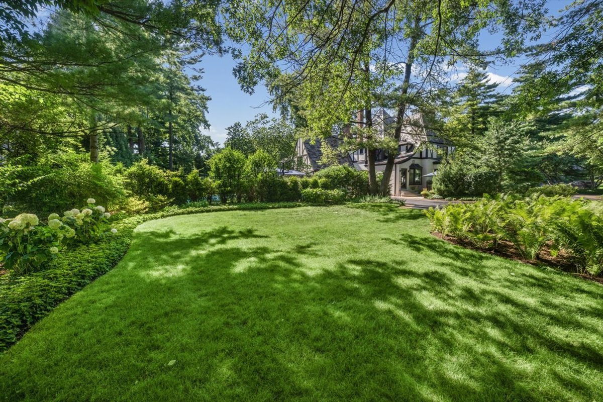 1137 Locust Road