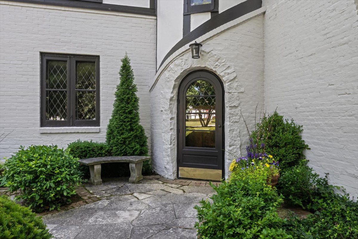 1137 Locust Road