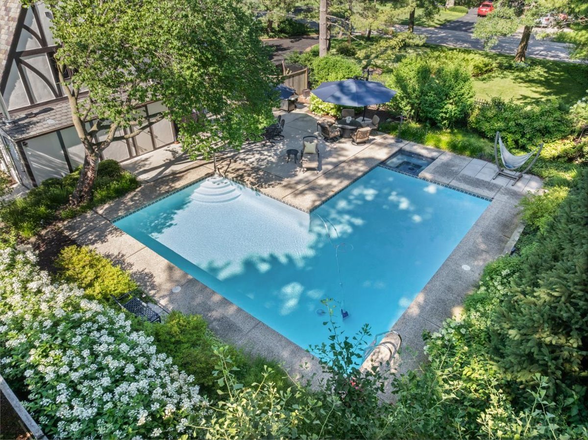 1137 Locust Road