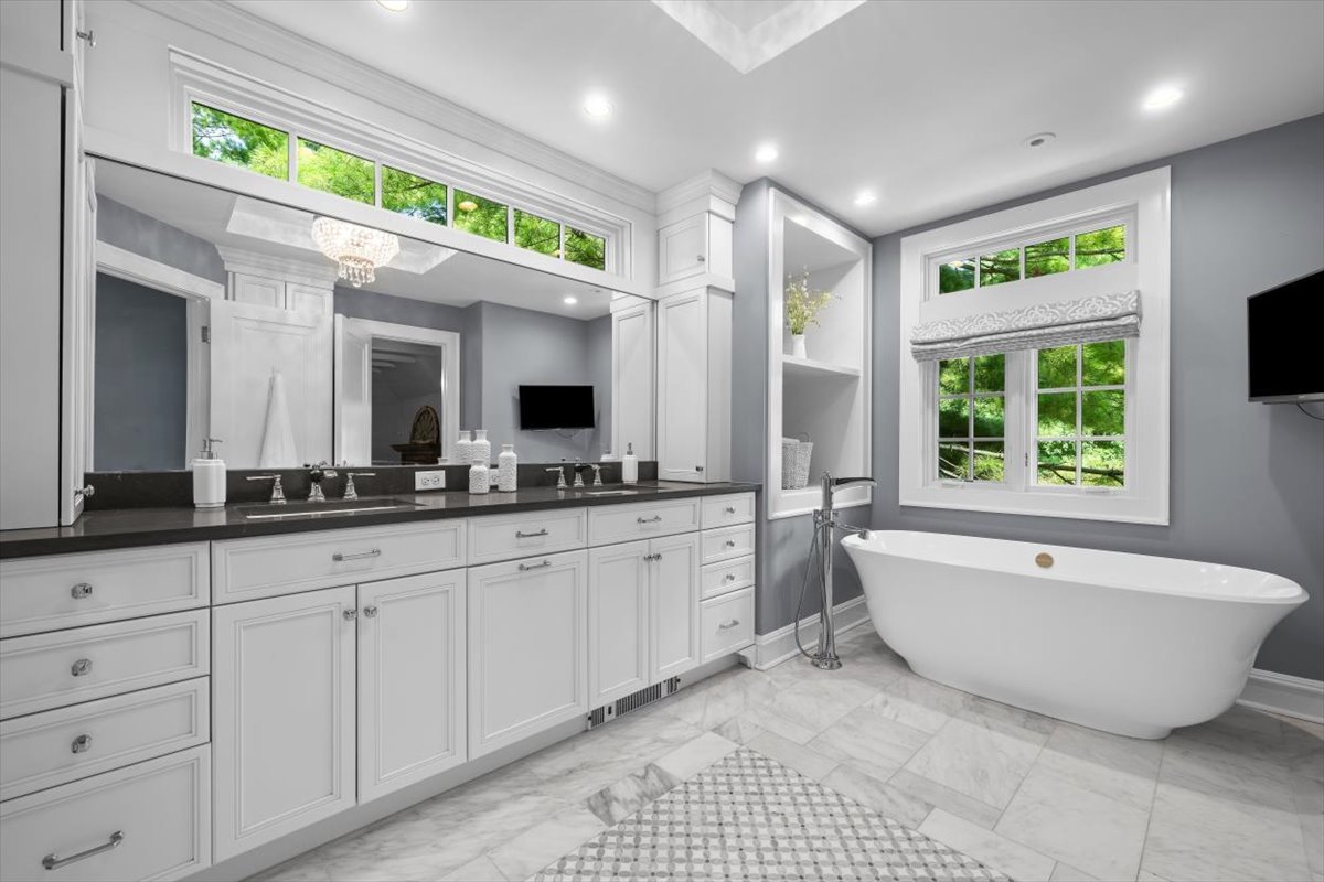 1137 Locust Road