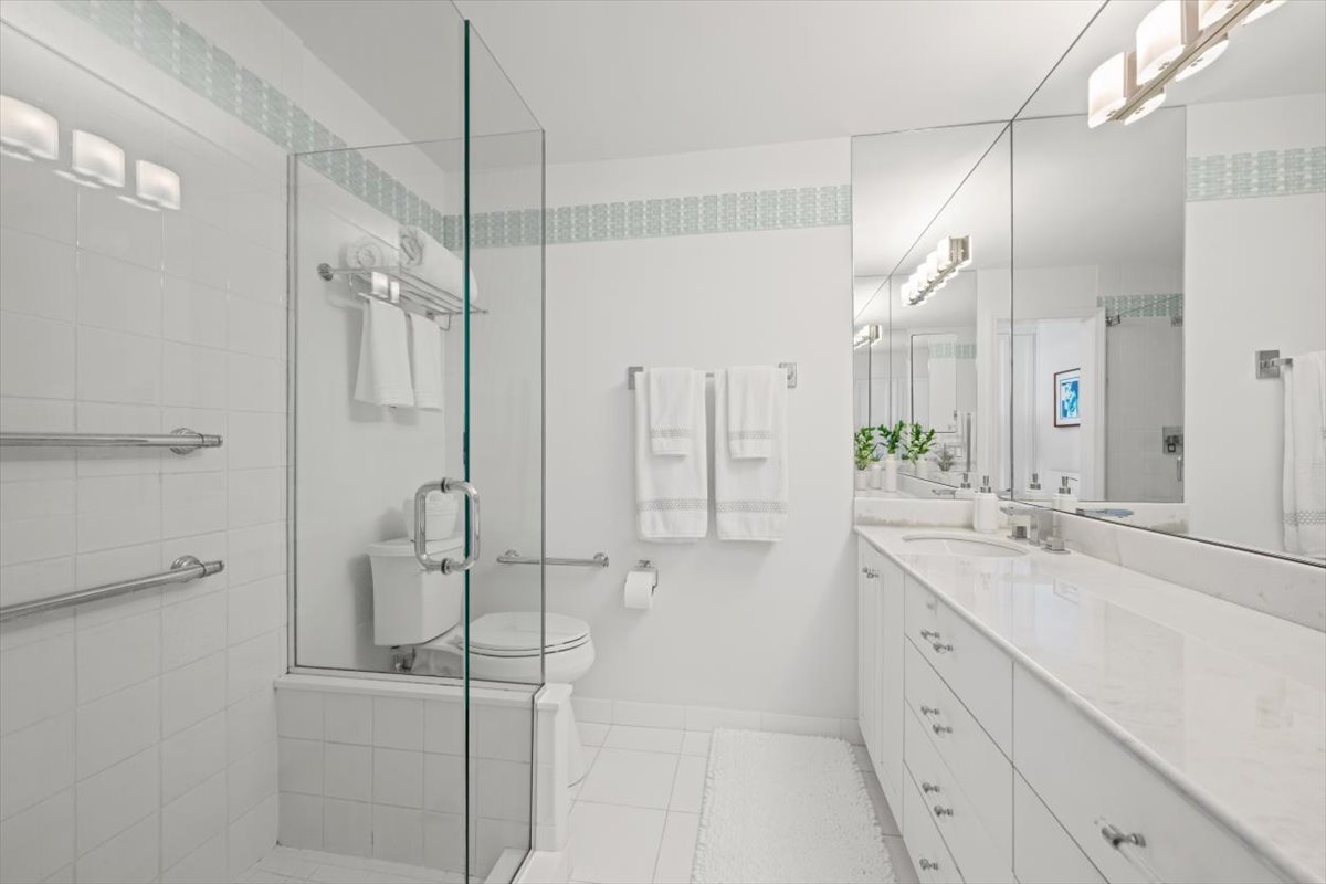 1630 Sheridan Road Unit: 5G