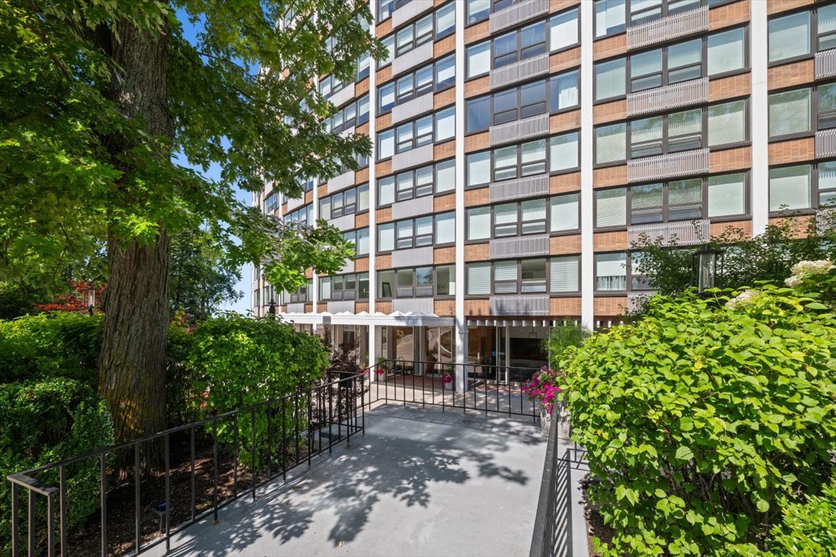 1630 Sheridan Road Unit: 5G