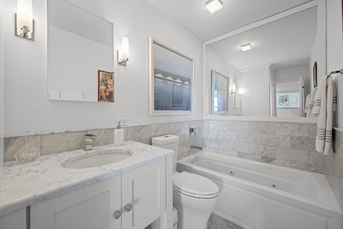 1630 Sheridan Road Unit: 5G