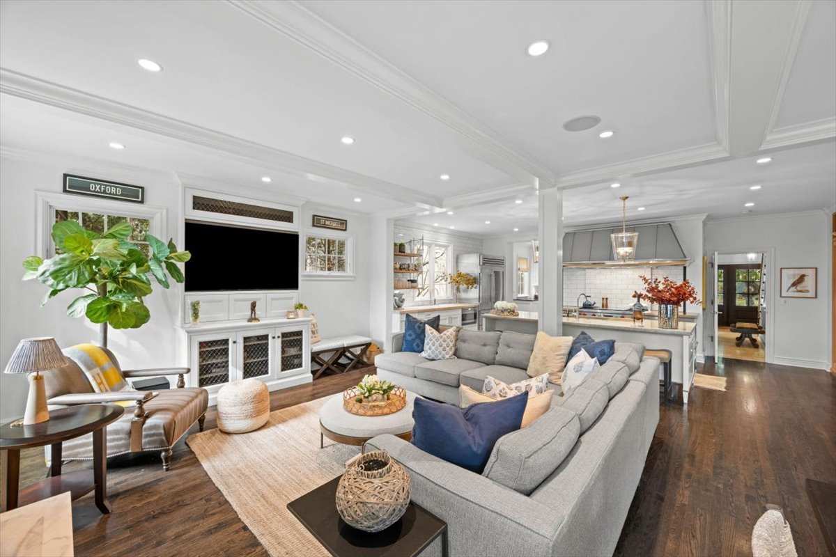 223 9th Street