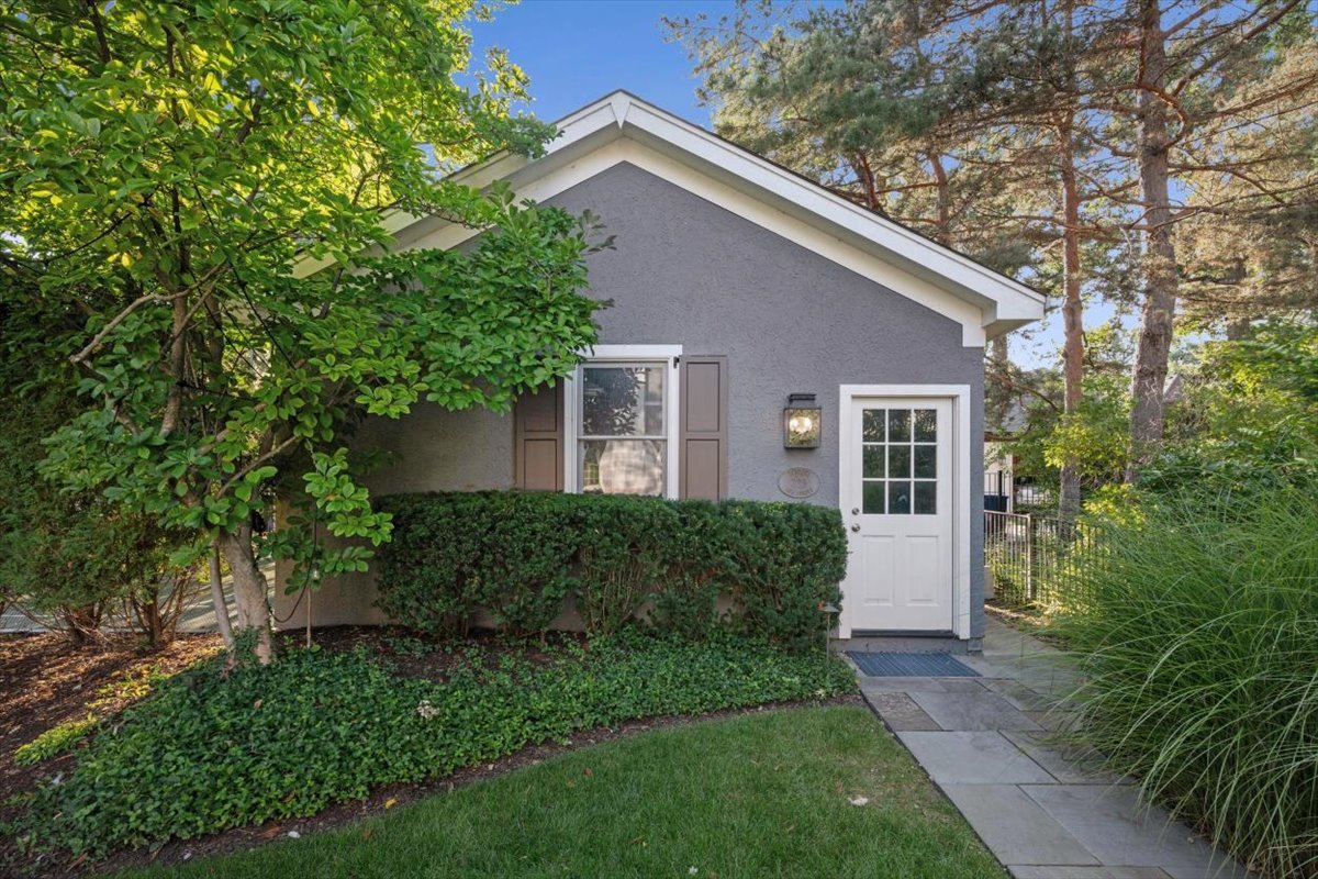 223 9th Street
