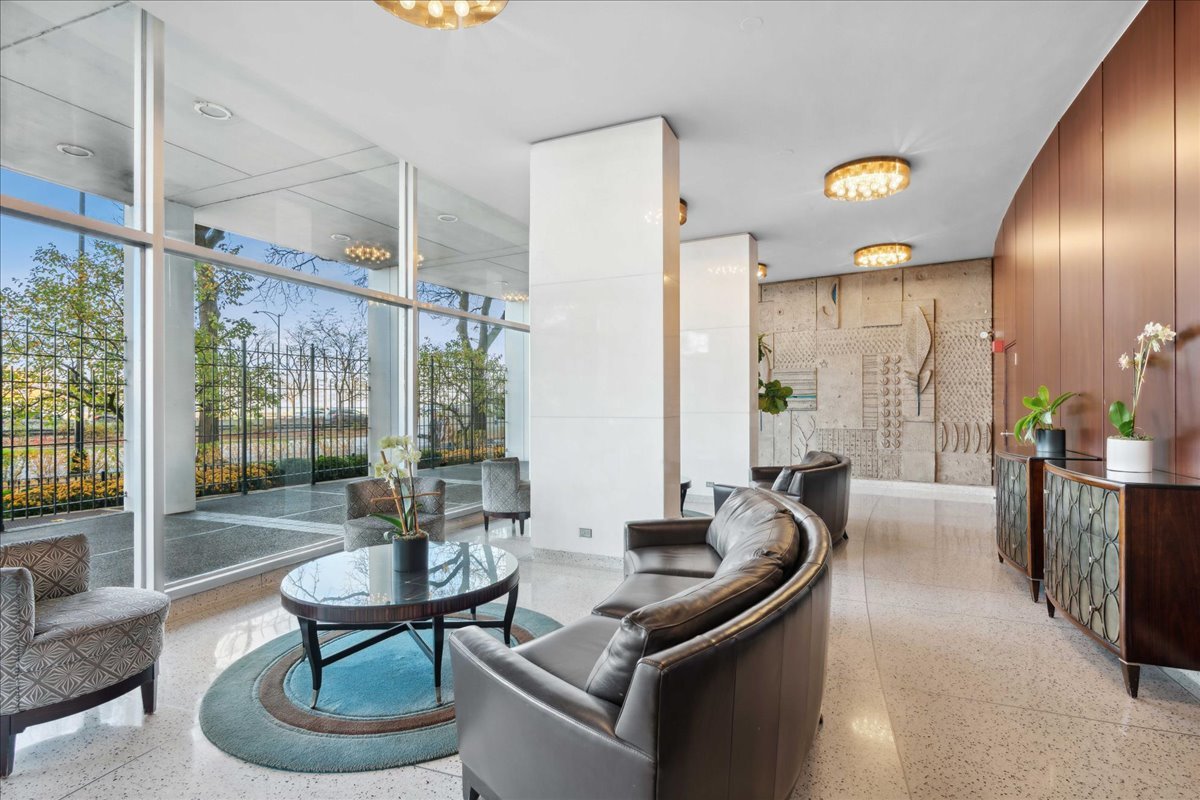 1150 N Lake Shore Drive Unit: 14K
