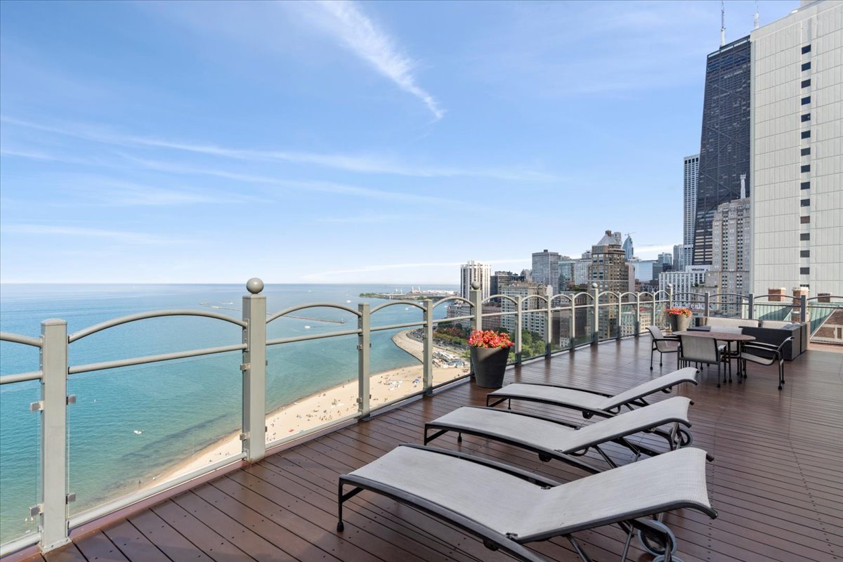1150 N Lake Shore Drive Unit: 14K