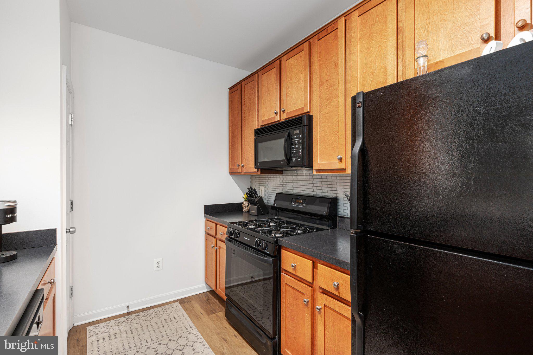 4850 Eisenhower Ave #221