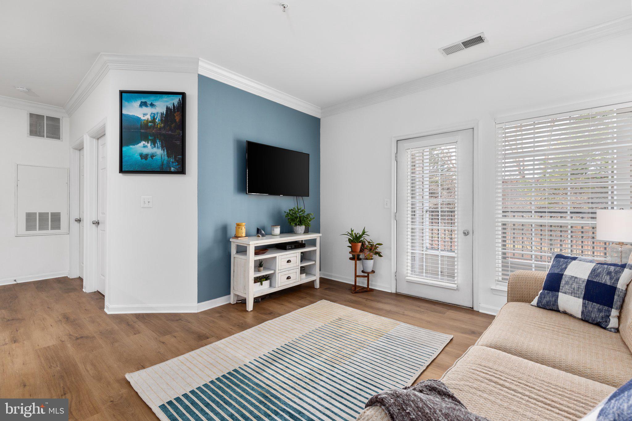 4850 Eisenhower Ave #221