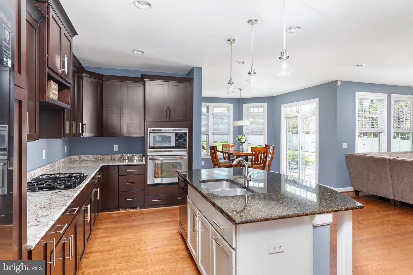 10707 Scott Dr