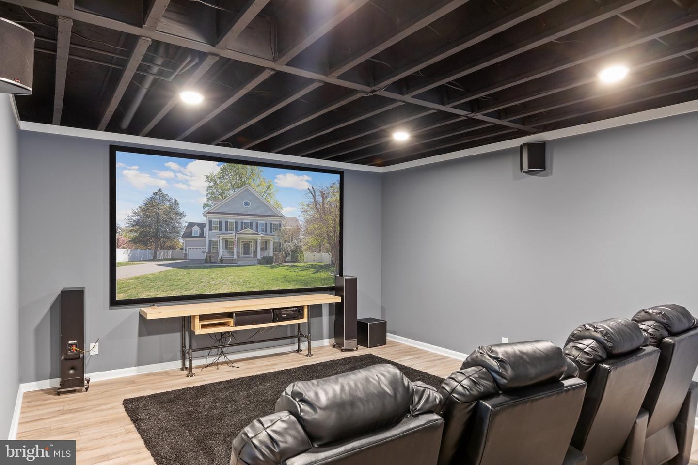 10707 Scott Dr