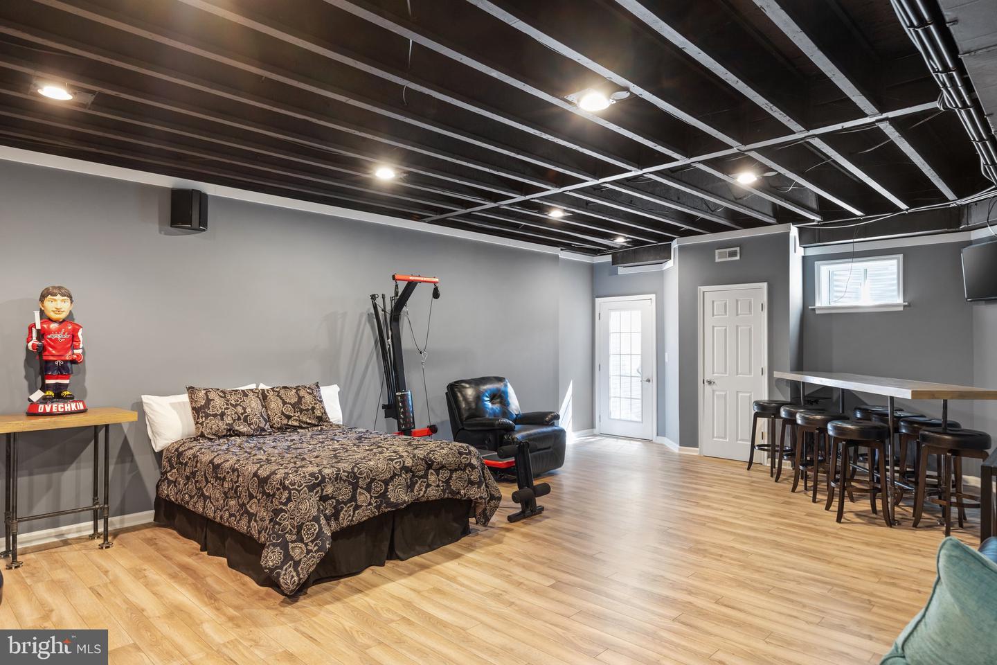 10707 Scott Dr