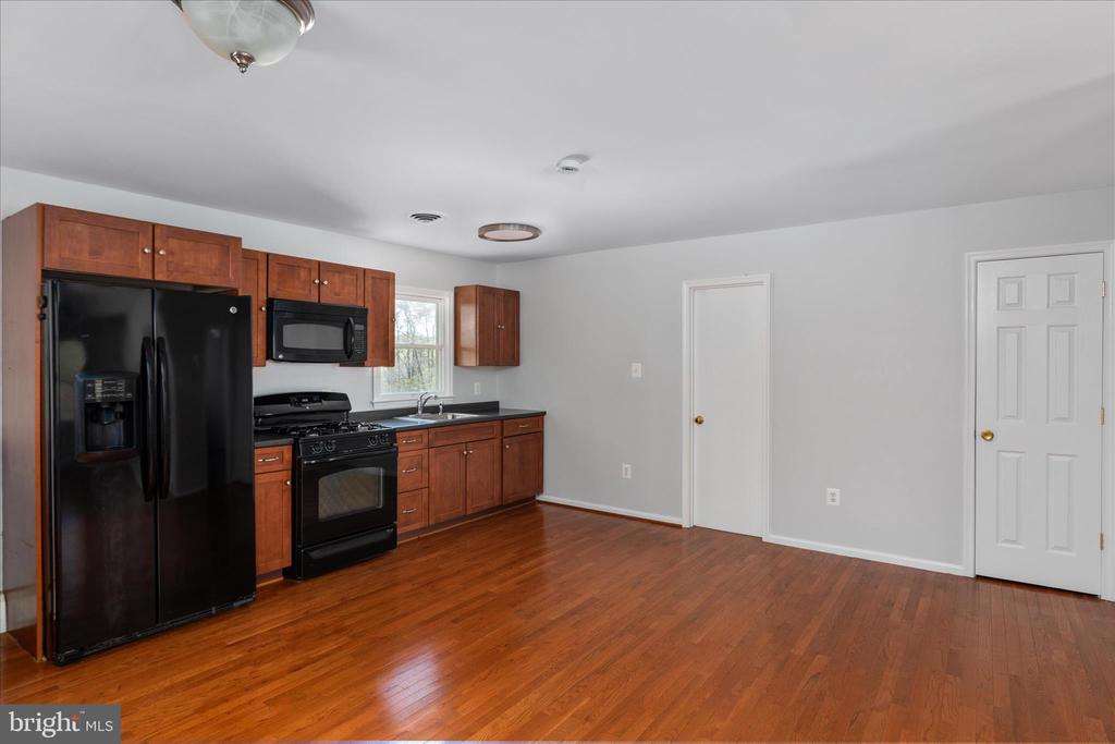 10059 CLARKES ROAD